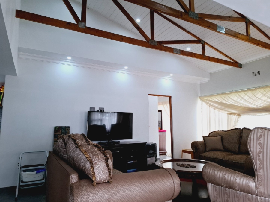 4 Bedroom Property for Sale in Generaal De Wet Free State